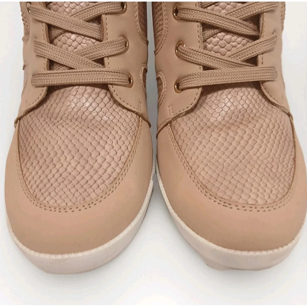 JustFab Hidden‎ Wedge Sneaker Booties Blush Pink Snake Print Side Zip Size 9